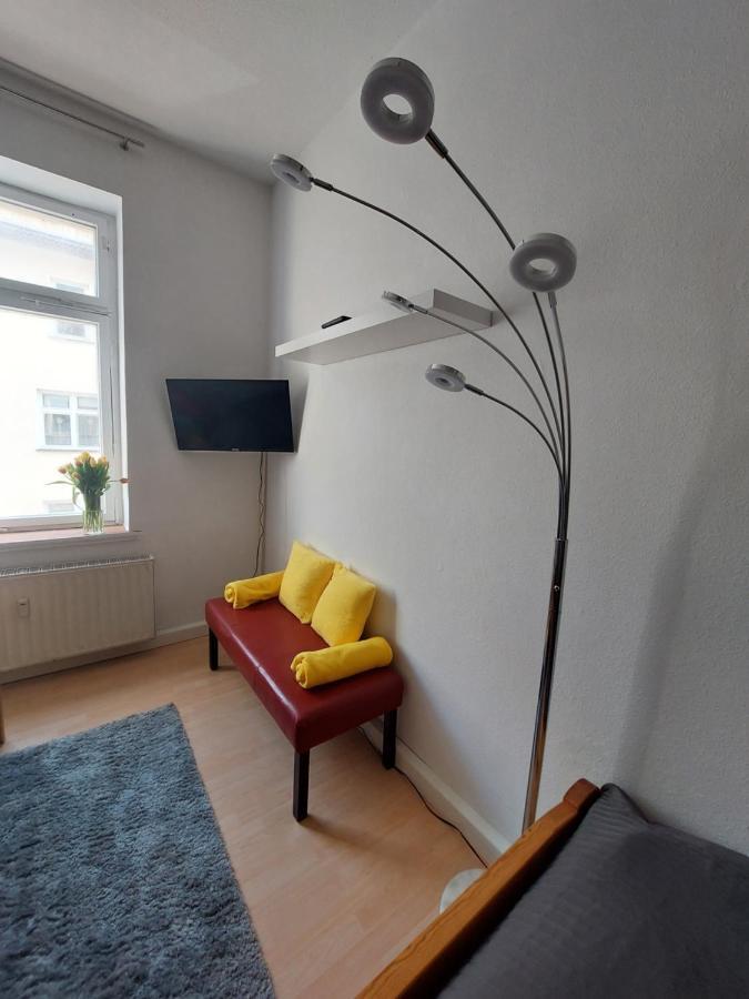 Schoene Zwei-Zimmer-Wohnung "W2" Mit 4 Einzelbetten Und Wlan In Zwenkau Bei Leipzig Im Neuseenland Kültér fotó