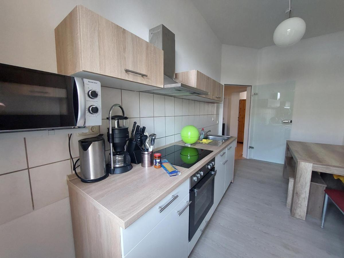 Schoene Zwei-Zimmer-Wohnung "W2" Mit 4 Einzelbetten Und Wlan In Zwenkau Bei Leipzig Im Neuseenland Kültér fotó