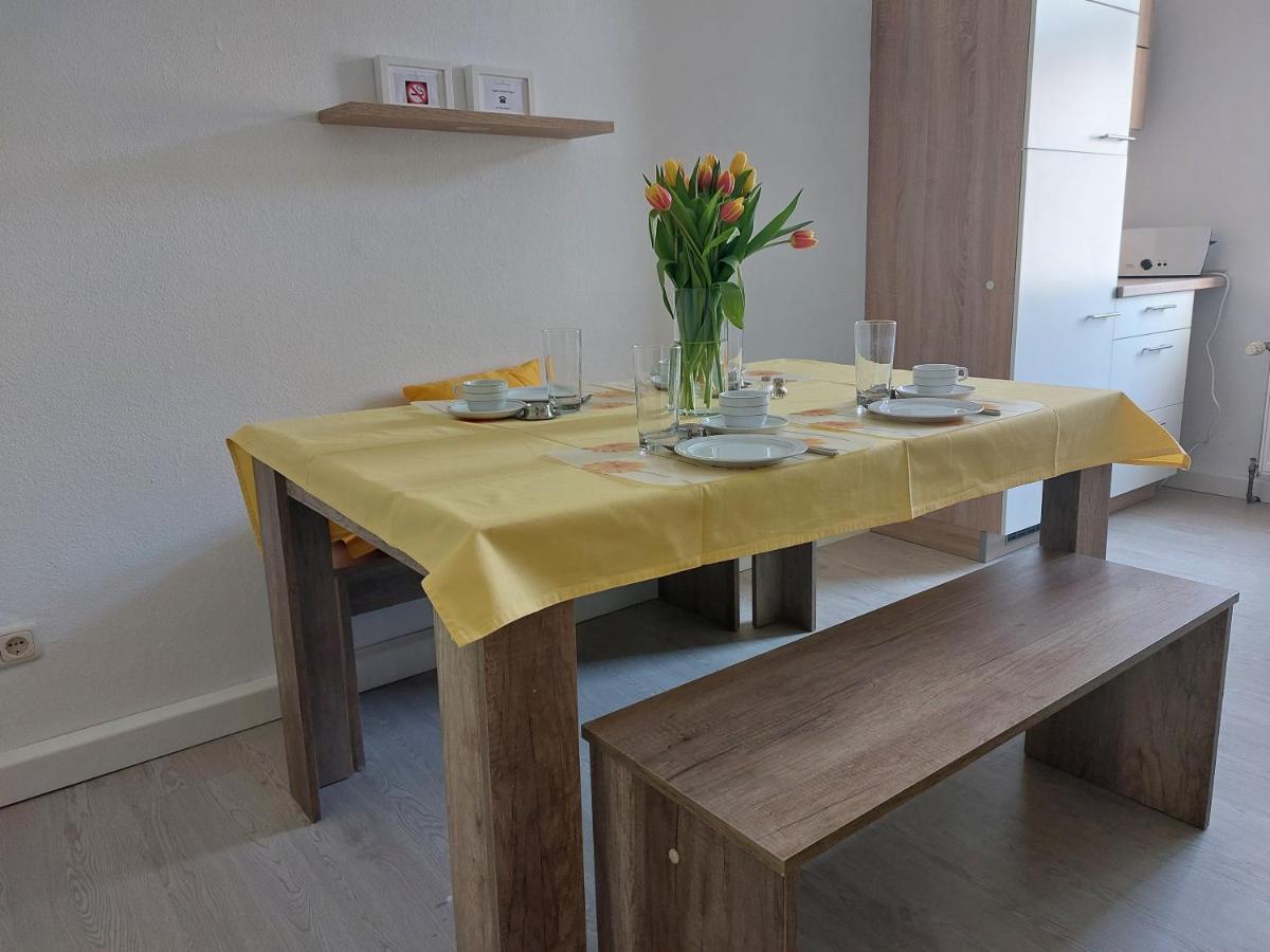 Schoene Zwei-Zimmer-Wohnung "W2" Mit 4 Einzelbetten Und Wlan In Zwenkau Bei Leipzig Im Neuseenland Kültér fotó