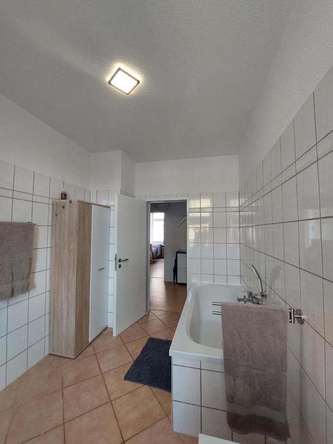 Schoene Zwei-Zimmer-Wohnung "W2" Mit 4 Einzelbetten Und Wlan In Zwenkau Bei Leipzig Im Neuseenland Kültér fotó