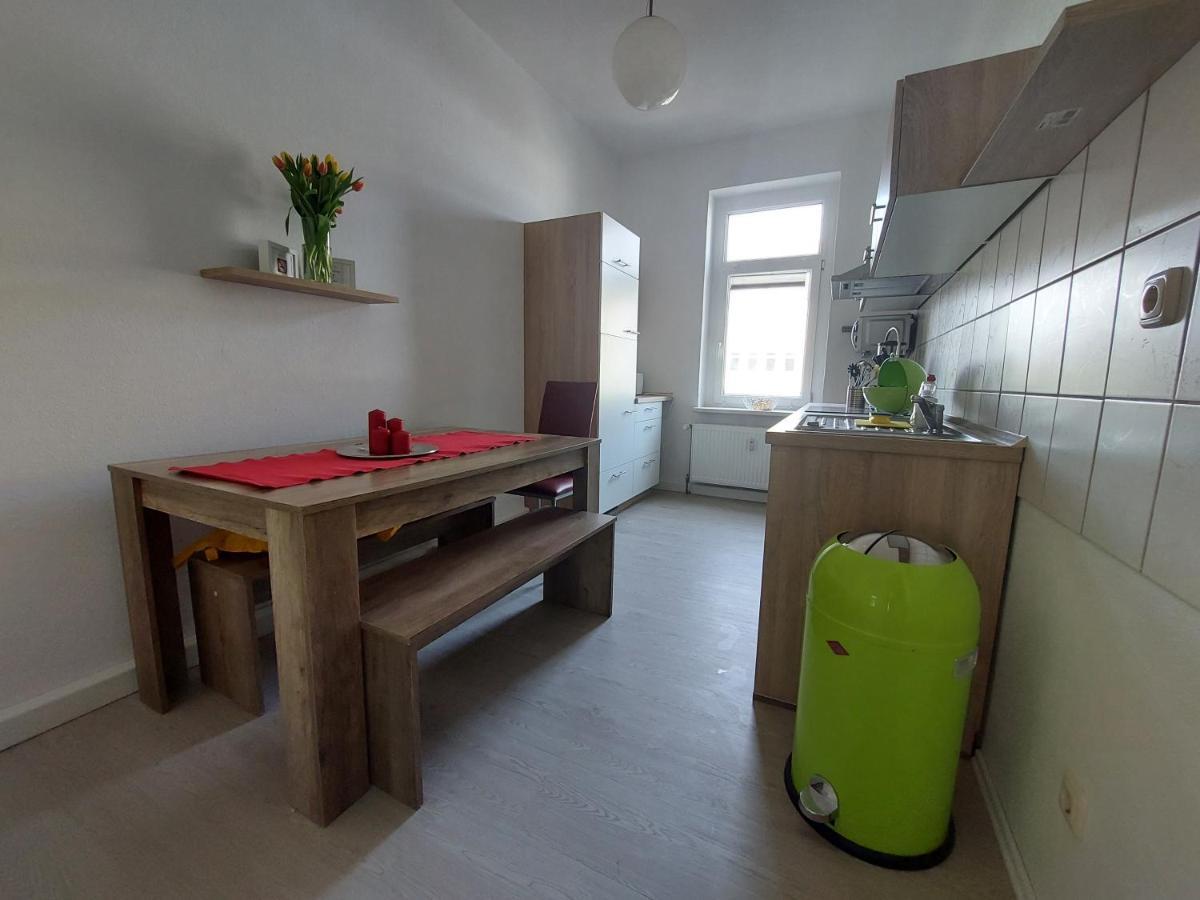 Schoene Zwei-Zimmer-Wohnung "W2" Mit 4 Einzelbetten Und Wlan In Zwenkau Bei Leipzig Im Neuseenland Kültér fotó