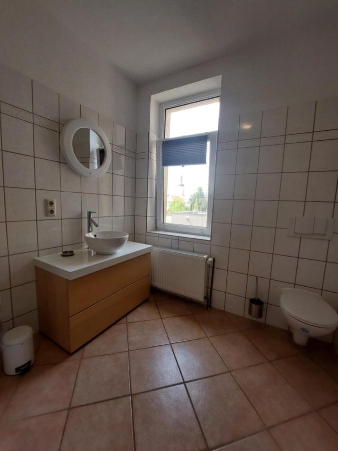 Schoene Zwei-Zimmer-Wohnung "W2" Mit 4 Einzelbetten Und Wlan In Zwenkau Bei Leipzig Im Neuseenland Kültér fotó